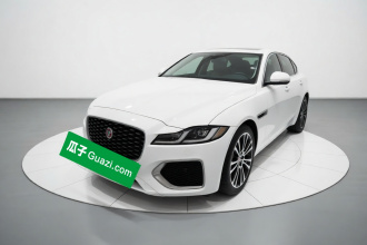 捷豹XFL 2023款 XFL 2.0T P250 两驱尊享豪华版