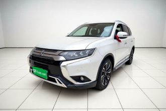 三菱 欧蓝德 2020款 2.4L 四驱致享版 5座
