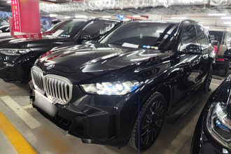 宝马X5 2023款 xDrive 40Li M运动曜夜套装