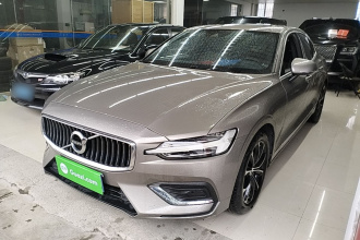 沃尔沃S60 2020款 T4 智逸豪华版