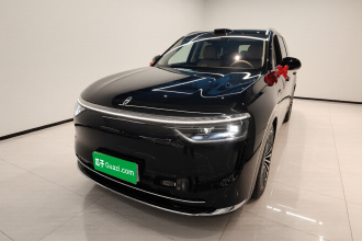 鸿蒙智行 问界M8 2025款 增程 Ultra版 53.4kWh 6座版 (192线激光雷达）