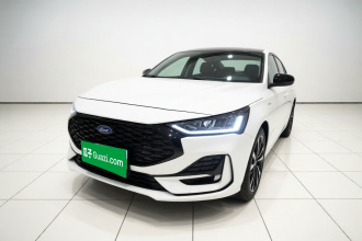 福特 福克斯 2022款 三厢 EcoBoost 180 自动ST Line
