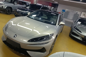 腾势Z9GT 2024款 1100四驱Max版
