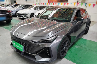 长安UNI-V 2022款 1.5T 尊贵型