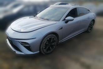 哪吒汽车 哪吒S 2022款 增程版 1160km 后驱中版