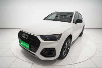 奥迪Q5L 2025款 45周年典藏版 40 TFSI 豪华动感型