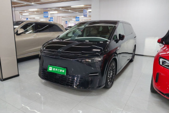 小鹏X9 2025款 纯电 740超长续航 Max