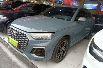 奥迪Q5L Sportback 2022款 40 TFSI RS套件燃速型