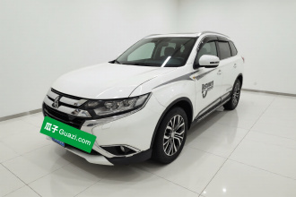 三菱 欧蓝德 2016款 2.4L 四驱豪华版 7座