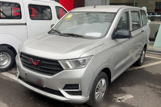 五菱汽车 五菱宏光 2021款 改款1.5L S基本型 电动助力LAR