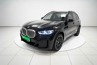 宝马X5 2023款 xDrive 40Li M运动曜夜套装