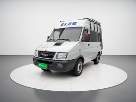 依维柯得意 2020款 2.5T A35客车单胎中顶5-9座侧移门国V