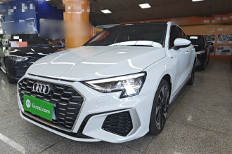 奥迪A3 2024款 A3L Limousine 35 TFSI 时尚运动型