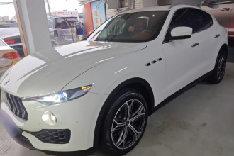 玛莎拉蒂 Levante 2021款 3.0T 标准版