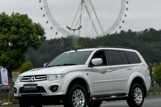 三菱 帕杰罗·劲畅 2013款 3.0L 自动两驱豪华版