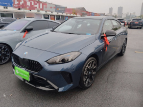 宝马2系 2025款 225L M运动曜夜套装
