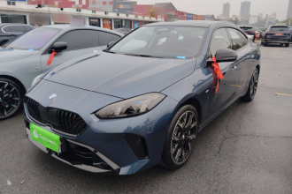 宝马2系 2025款 225L M运动曜夜套装