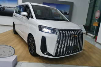 BAW北汽制造 锐胜M8新能源 2026款 纯电版 505尊享型 7座