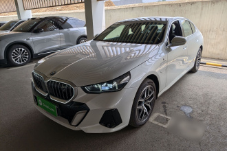 宝马i5 2025款 eDrive 35L M运动套装