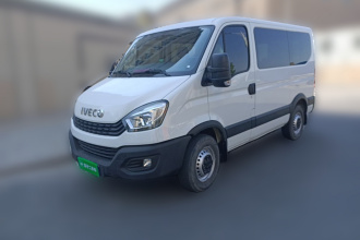 依维柯欧胜 2021款 2.0T 手动超瑞短轴低顶侧拉门F1A