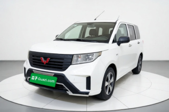 五菱汽车 五菱宏光PLUS 2019款 1.5T 手动标准型 7座