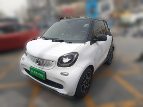 smart fortwo 2019款 0.9T 66千瓦硬顶风擎版 国VI
