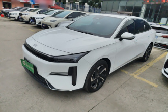 吉利银河 银河L6 2024款 125km PLUS 龙腾版