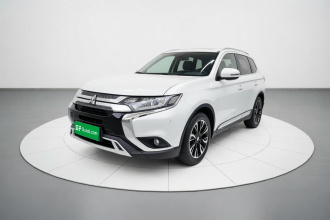 三菱 欧蓝德 2020款 2.0L 两驱畅享版 5座