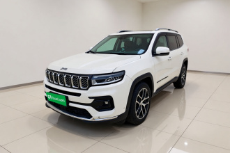 Jeep 大指挥官 2022款 2.0T 四驱豪华版