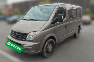 上汽大通MAXUS 新途V80 2021款 2.0T 手动经典傲运通短轴超低顶5/6座