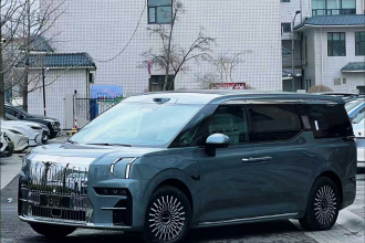 极氪009 2024款 六座行政版四驱 108kWh
