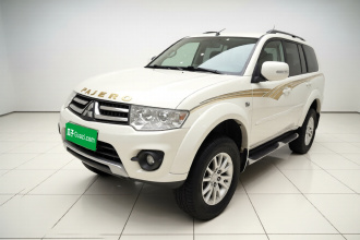 三菱 帕杰罗·劲畅 2013款 3.0L 自动两驱豪华版