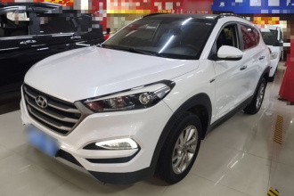 现代 途胜 2018款 1.6T 双离合两驱15周年特别版