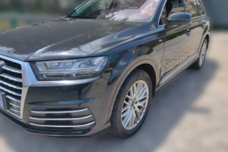 奥迪Q7 2016款 45 TFSI S line运动型