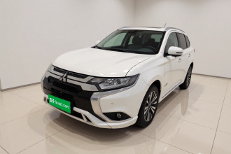 三菱 欧蓝德 2021款 改款 2.0L 两驱畅享版 5座