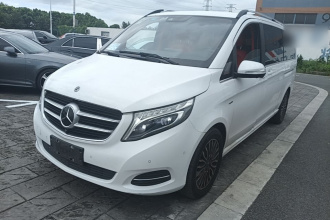 奔驰V级 2017款 V 260 L 尊贵加长版