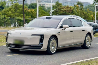 鸿蒙智行 尊界S800 2025款 增程 星辉行政版 4座