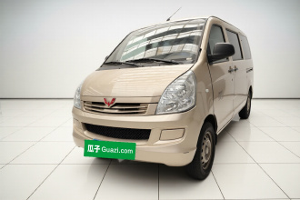 五菱汽车 五菱荣光S 2022款 1.2L基本型5座LSI