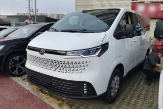 上汽大通MAXUS 新途V70 2023款 2.0T 精英版 自动短轴低顶 5/6座