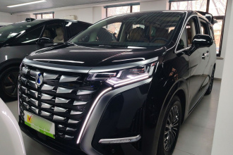 腾势D9 2024款 DM-i 980 四驱尊荣型