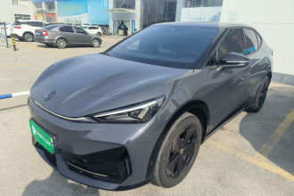 大众 ID.UNYX 与众 2024款 Pro 长续航版