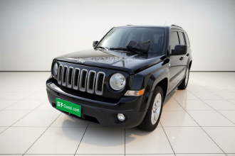 Jeep 自由客 2014款 2.4L 运动版