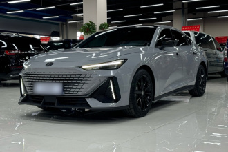 长安UNI-V 2022款 1.5T 尊贵型