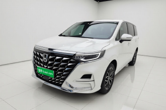 荣威iMAX8新能源 2025款 1.5T DMH 陆尊至享版