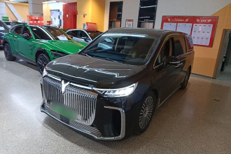 岚图汽车 岚图梦想家 2025款 PHEV 四驱旗舰鲲鹏版