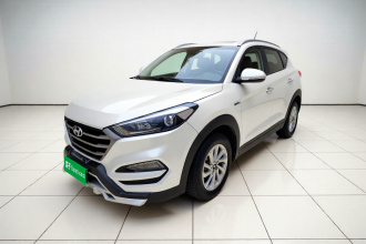 现代 途胜 2015款 1.6T 双离合两驱智能型