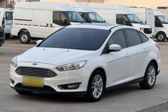 福特 福克斯 2017款 三厢 EcoBoost 180 自动精英型