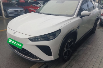 哪吒汽车 哪吒L 2024款 增程 310 闪充版