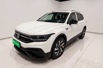 大众 途观L 2025款 出众款 300TSI 自动两驱龙腾版