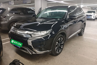 三菱 欧蓝德 2020款 2.0L 两驱畅享版 5座